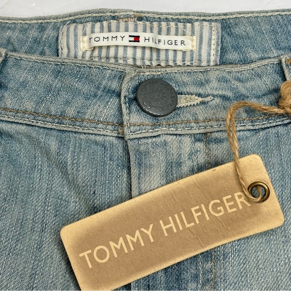 Tommy Hilfiger Light Wash Denim Cropped Jeans Factory Thigh Fade Flag Logo Sz. 8 - Picture 11 of 12